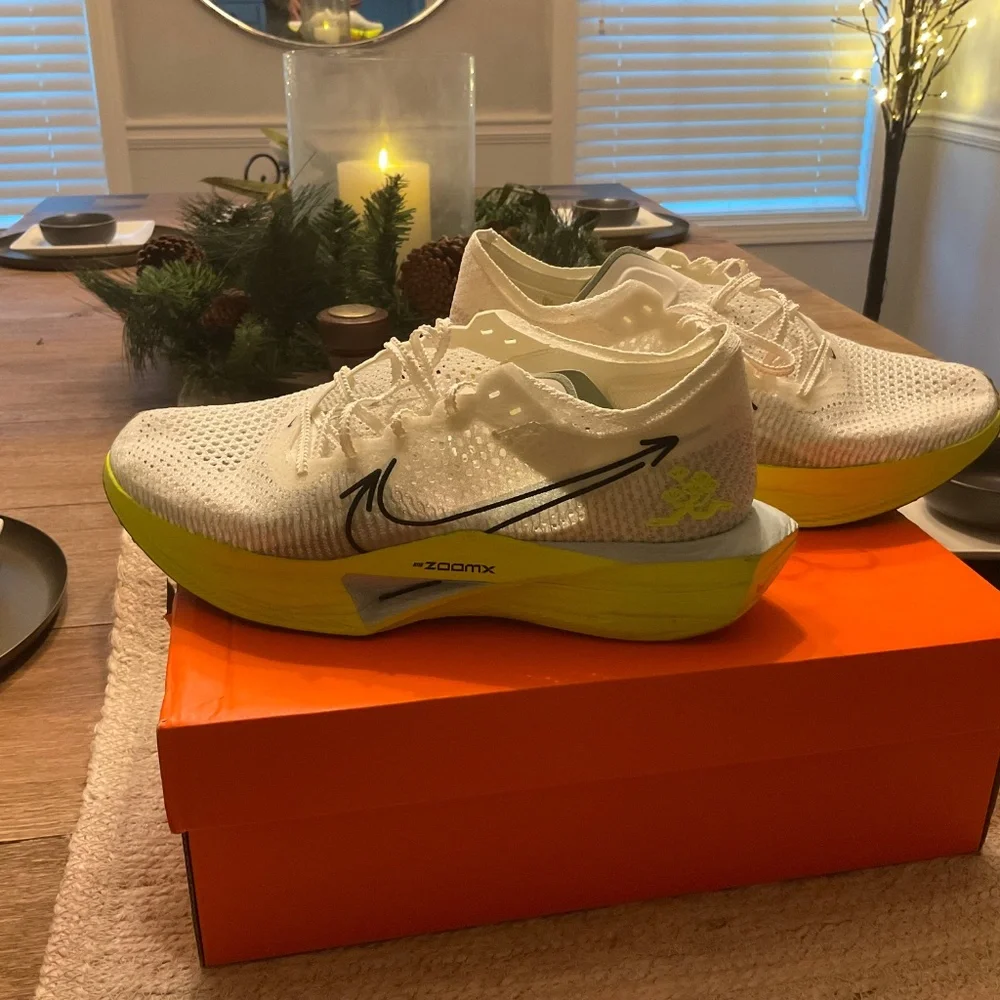 Nike Men's ZoomX VaporFly Next% 3 - Picture 6 of 11